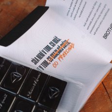 BIO Čokoláda BROTHERS. 66 %  Chaga & Bio Acerola (70 g)